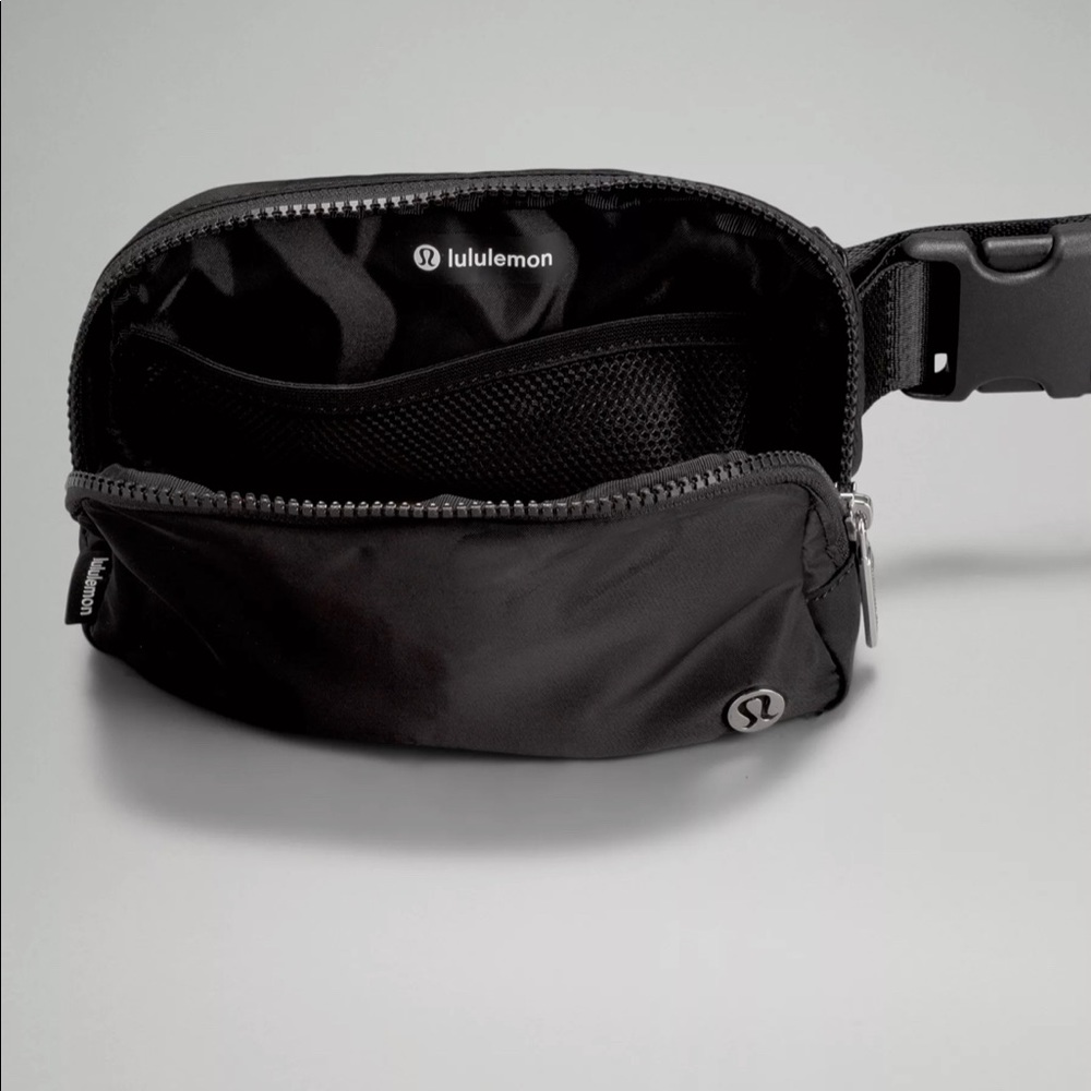 BNWT Lululemon everywhere belt bag fanny BLACK SOLD OUT EVERYWHERE!
